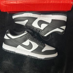 Nike SB Dunk Panda Low